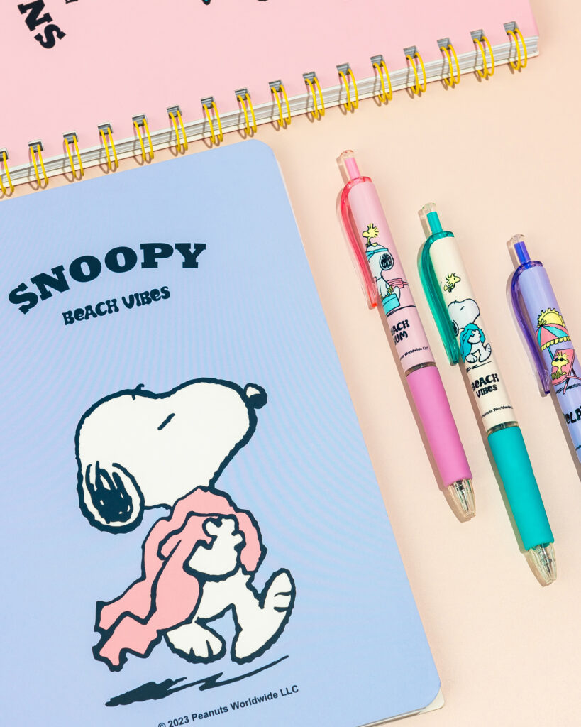 Cuaderno y bolígrafos Snoopy Miniso